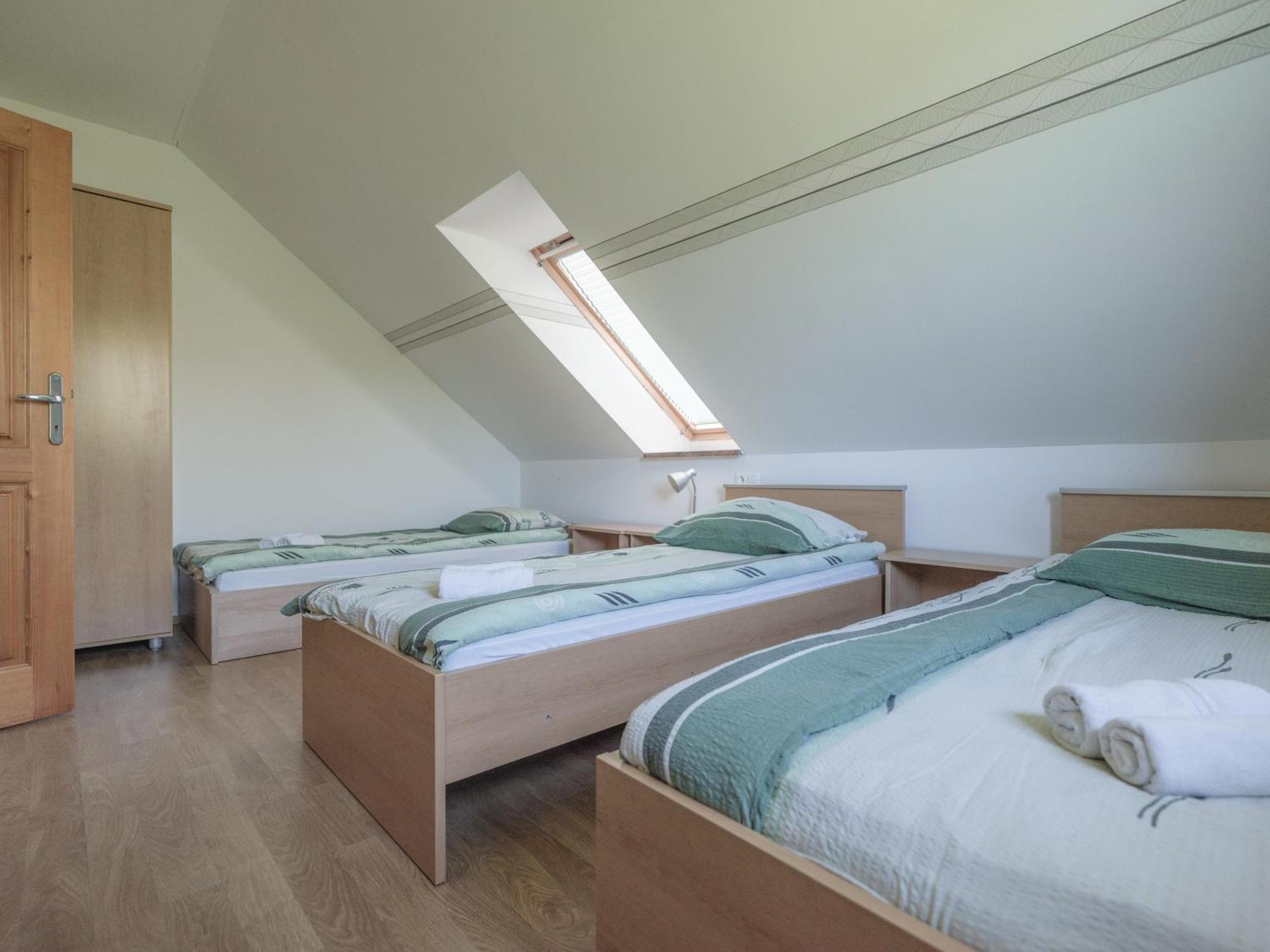 Apartments Suster Stari Trg ob Kolpi Habitación foto