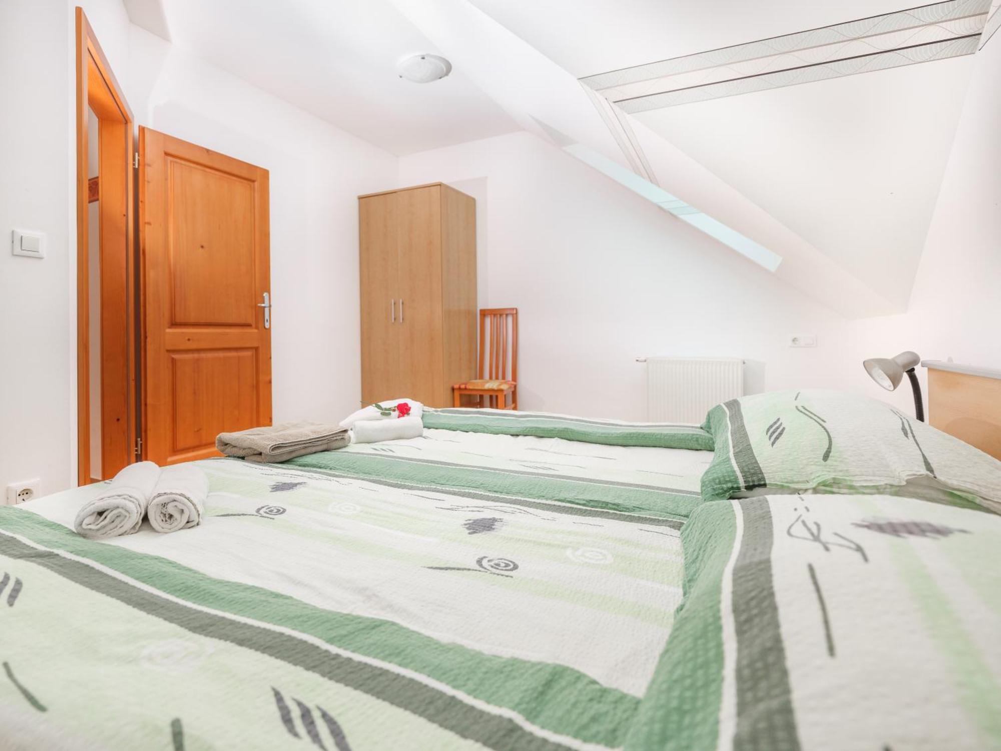Apartments Suster Stari Trg ob Kolpi Exterior foto
